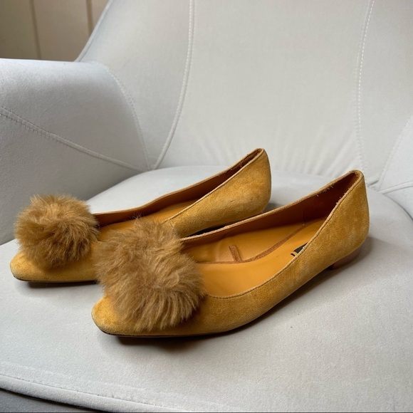 Zara Basic Collection Women’s Suede Loafer Flat House Shoe Puff Pom Camel Sz 37. - Picture 1 of 4